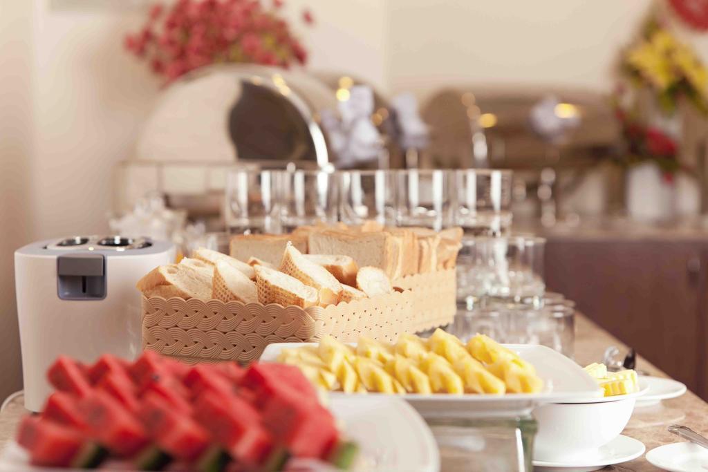 Ttc Hotel - Tan Binh Ho Chi Minh City Bagian luar foto