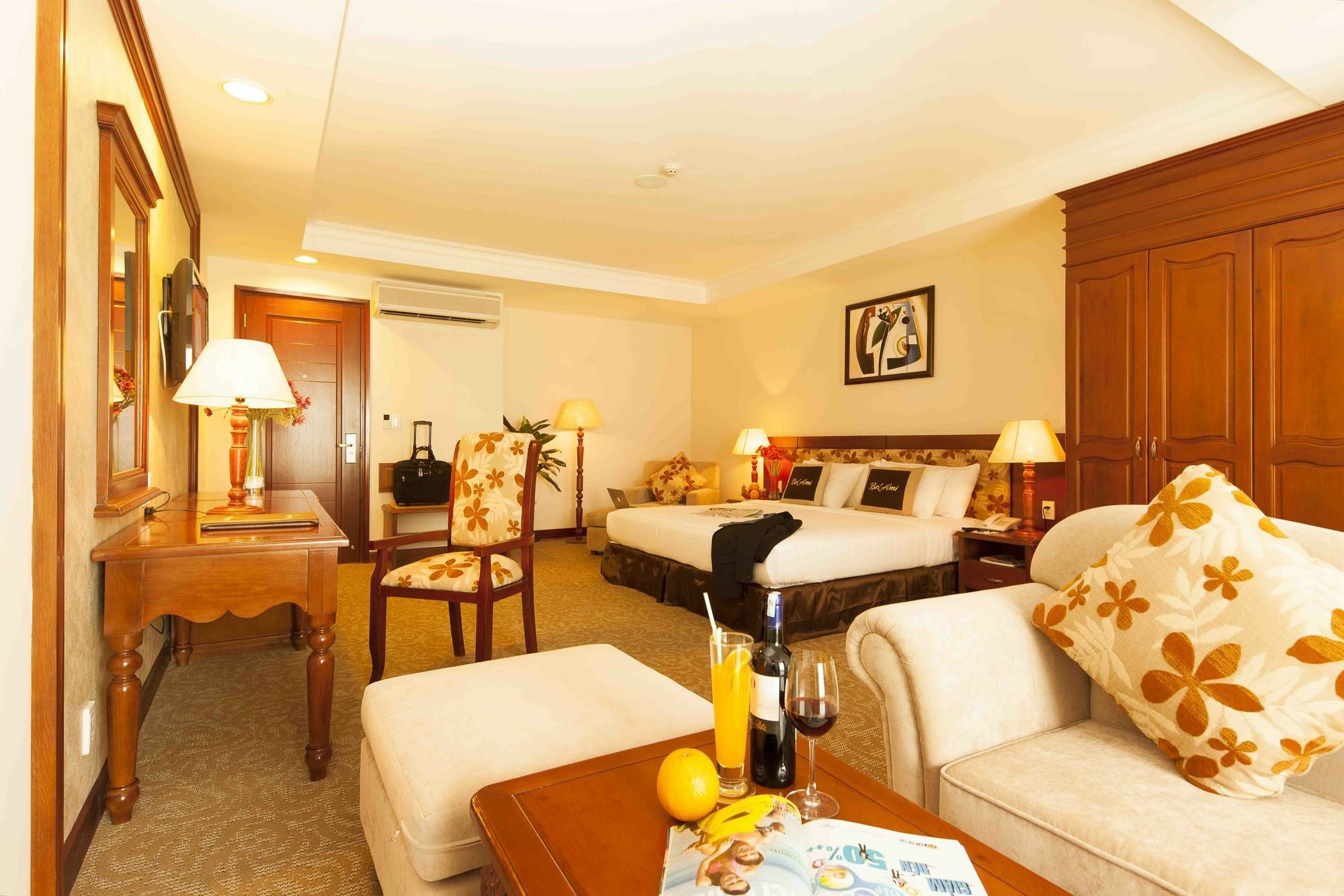 Ttc Hotel - Tan Binh Ho Chi Minh City Bagian luar foto