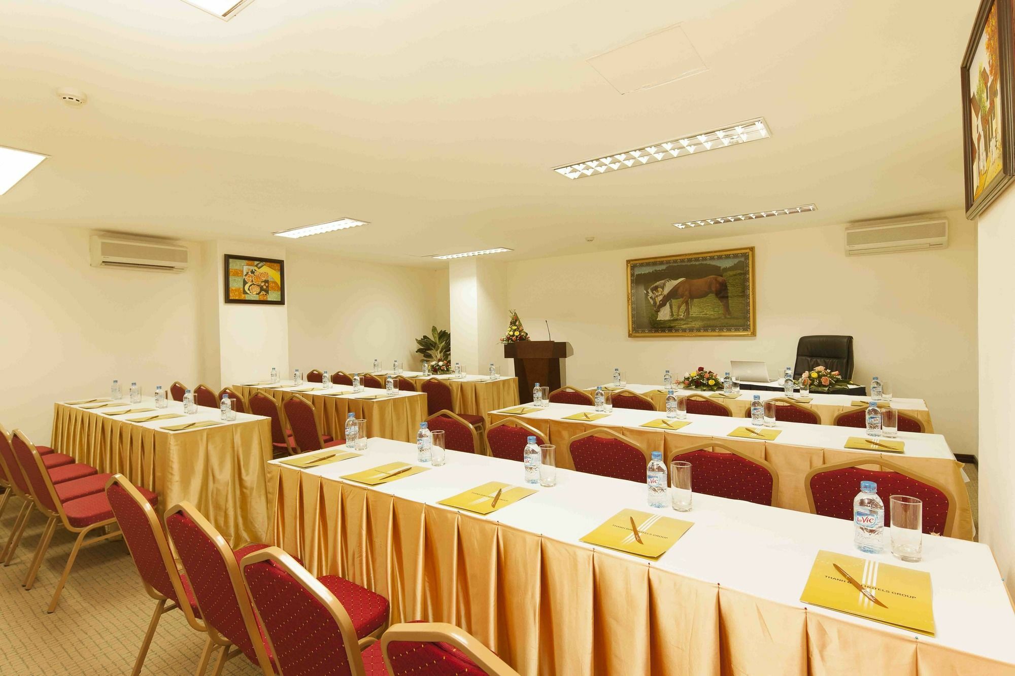 Ttc Hotel - Tan Binh Ho Chi Minh City Bagian luar foto