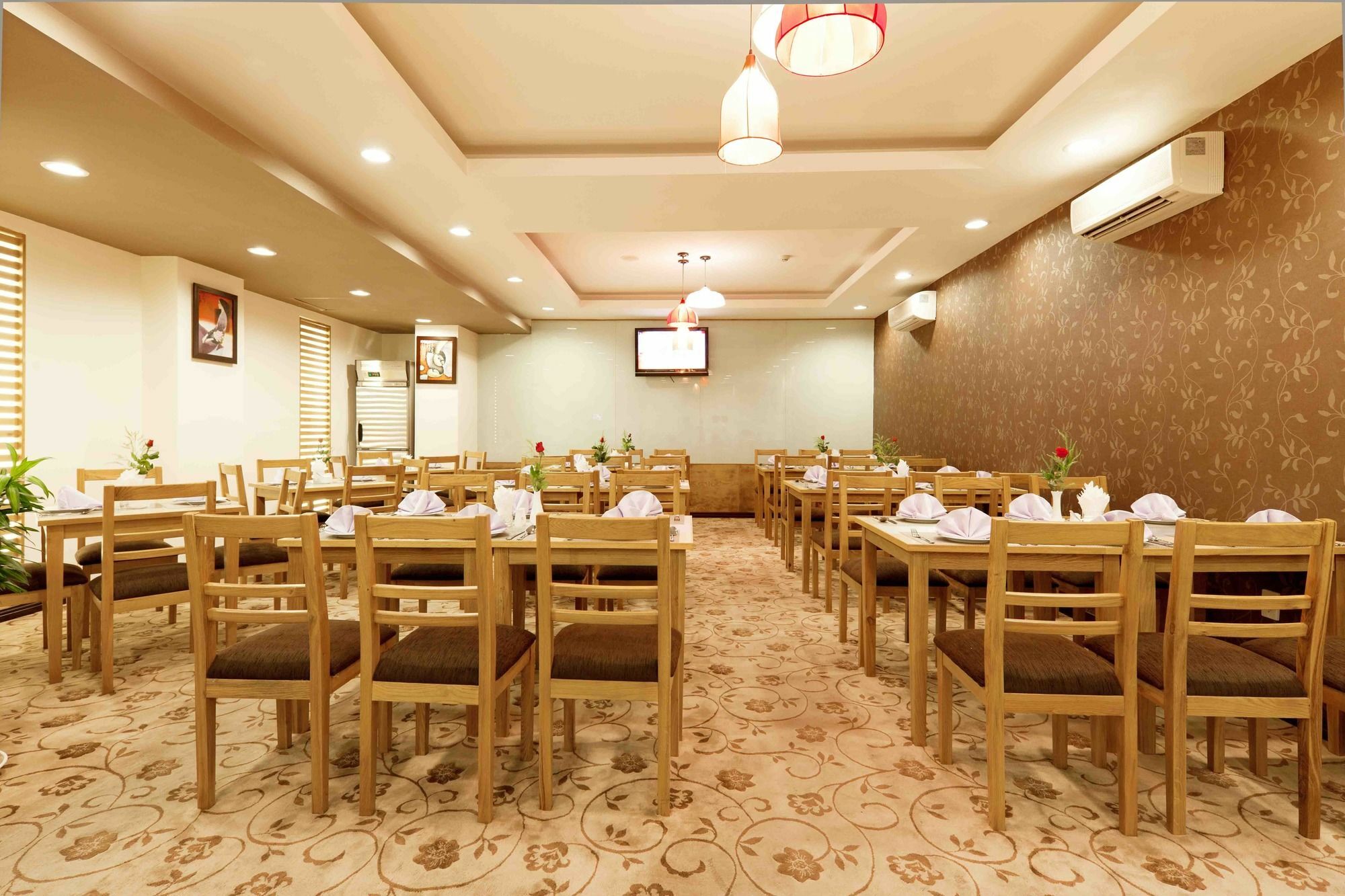 Ttc Hotel - Tan Binh Ho Chi Minh City Bagian luar foto