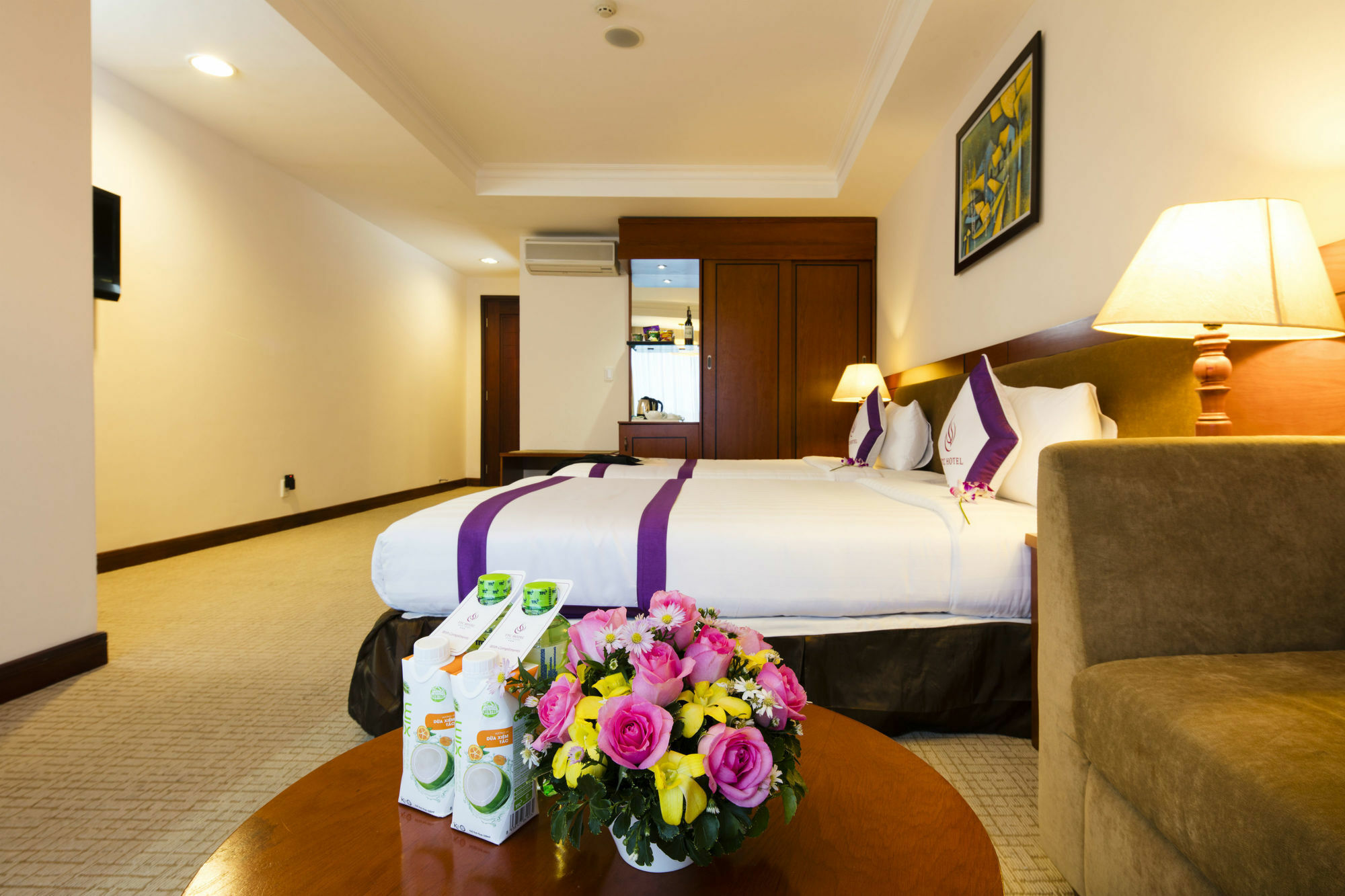 Ttc Hotel - Tan Binh Ho Chi Minh City Bagian luar foto