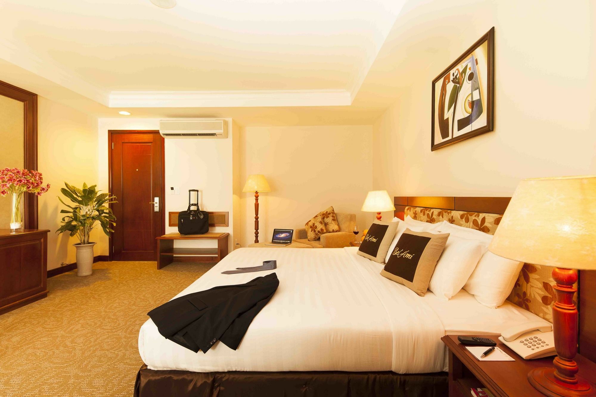 Ttc Hotel - Tan Binh Ho Chi Minh City Bagian luar foto
