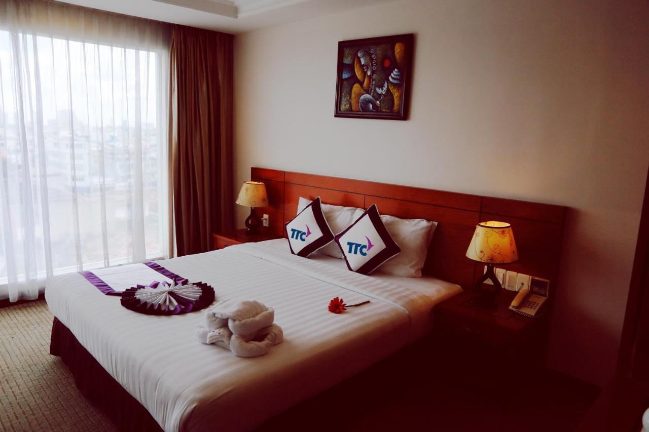 Ttc Hotel - Tan Binh Ho Chi Minh City Bagian luar foto